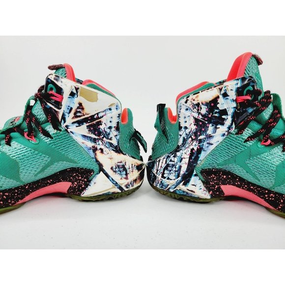 Nike LeBron XII Christmas Basketball Shoes main image 5